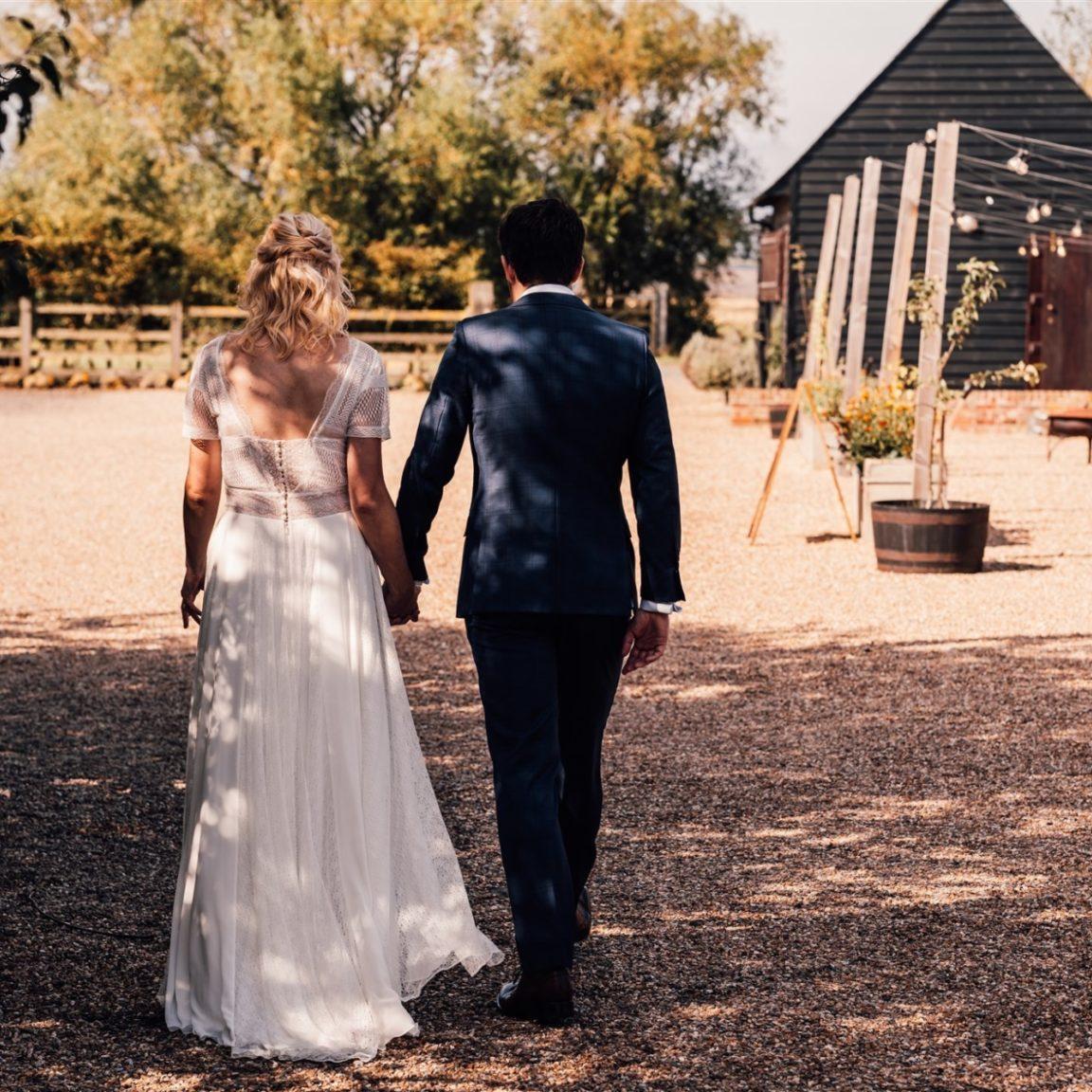 The Farmyard at Elmley is the perfect spot for Woodfired pizzas and music the night before your wedding or for a welcome drink before you ceremony.